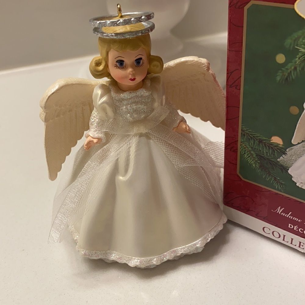 HALLMARK 2000 #3 TWILIGHT ANGEL MADAME ALEXANDER